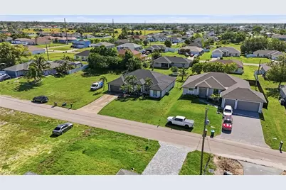 2701 NE 1st Pl, Cape Coral, FL 33909 - Photo 36