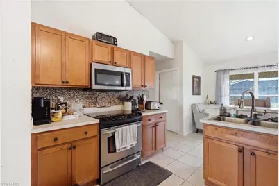 2701 NE 1st Pl, Cape Coral, FL 33909 - Photo 2