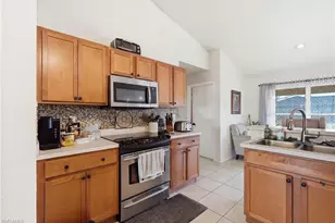2701 NE 1st Pl, Cape Coral, FL 33909 - Photo 2