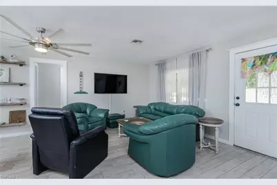5243 Sunnybrook Ct, Cape Coral, FL 33904 - Photo 8