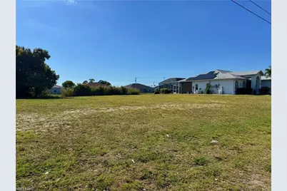 16 SE 8th Pl, Cape Coral, FL 33990 - Photo 8