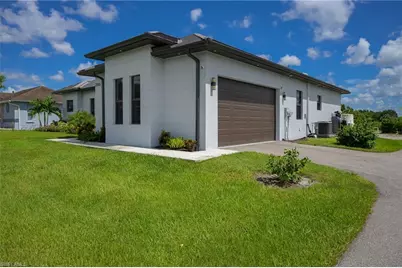 2806 45th Ave NE, Naples, FL 34120 - Photo 2