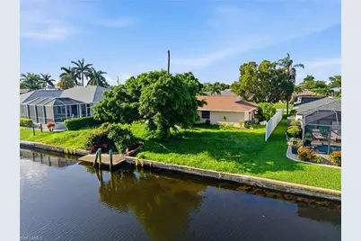 1907 SE 37th Ter, Cape Coral, FL 33904 - Photo 6