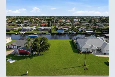 1907 SE 37th Ter, Cape Coral, FL 33904 - Photo 4