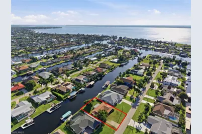 1907 SE 37th Ter, Cape Coral, FL 33904 - Photo 2