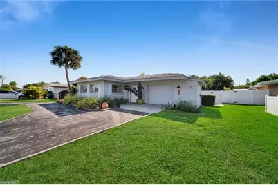 616 El Dorado Pkwy E, Cape Coral, FL 33904 - Photo 16