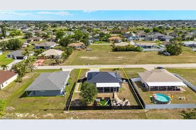 329 NE 27th St, Cape Coral, FL 33909 - Photo 10