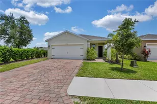 18540 Cronin Sand Ln, North Fort Myers, FL 33917 - Photo 2