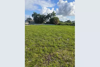 2205 SE 2nd Ter, Cape Coral, FL 33990 - Photo 2