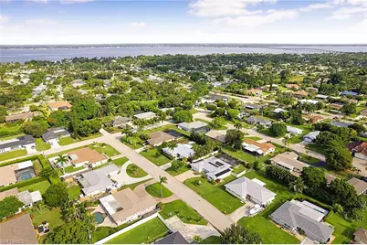 1446 Cumberland Ct, Fort Myers, FL 33919 - Photo 4