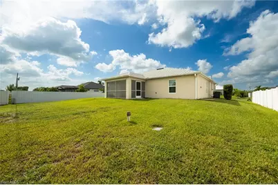 923 NE 9th Ter, Cape Coral, FL 33909 - Photo 22