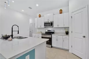 17742 Paradiso Wy, North Fort Myers, FL 33917 - Photo 14