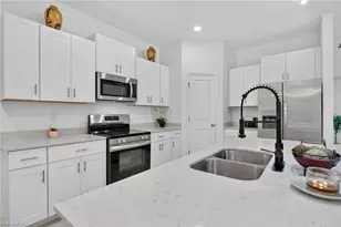 17742 Paradiso Wy, North Fort Myers, FL 33917 - Photo 10