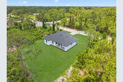 1247 Songbird St S, Fort Myers, FL 33913 - Photo 4