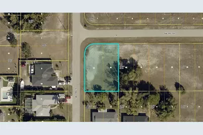 720 SW 3rd Ter, Cape Coral, FL 33991 - Photo 2