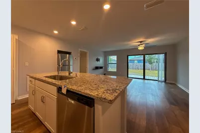 3010 NE 6th Pl, Cape Coral, FL 33909 - Photo 4
