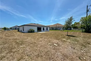 3010 NE 6th Pl, Cape Coral, FL 33909 - Photo 20