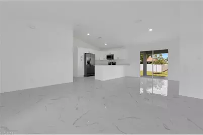 310 NE 9th Ter, Cape Coral, FL 33909 - Photo 10