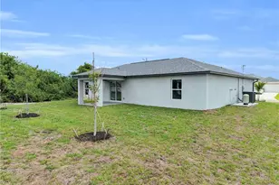 310 NE 9th Terrace, Cape Coral, FL 33909 - Photo 6