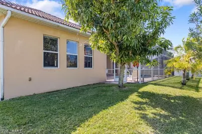 2111 SW 51st St, Cape Coral, FL 33914 - Photo 14