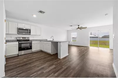 8043 Mangrove Cir, Labelle, FL 33935 - Photo 2