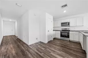 8043 Mangrove Cir, Labelle, FL 33935 - Photo 4