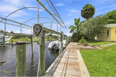 902 El Dorado Pkwy E, Cape Coral, FL 33904 - Photo 26