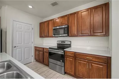 152 SE 27th Ter, Cape Coral, FL 33904 - Photo 10