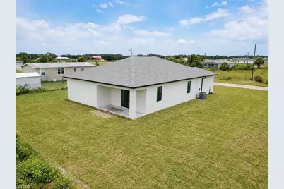 1042 Monday St, Labelle, FL 33935 - Photo 4