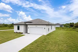 1042 Monday St, Labelle, FL 33935 - Photo 2