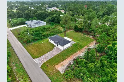 851 Calumet St E, Lehigh Acres, FL 33974 - Photo 4