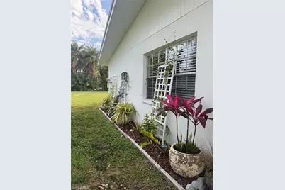 823 Courtington Ln #1, Fort Myers, FL 33919 - Photo 10