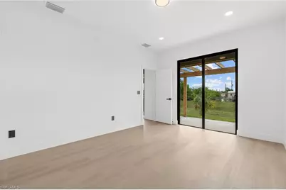 8033 Oakleaf Cir, Labelle, FL 33935 - Photo 12