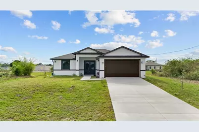 8033 Oakleaf Cir, Labelle, FL 33935 - Photo 1