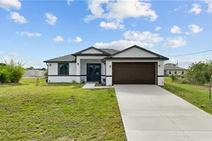 8033 Oakleaf Cir, Labelle, FL 33935 - Photo 1