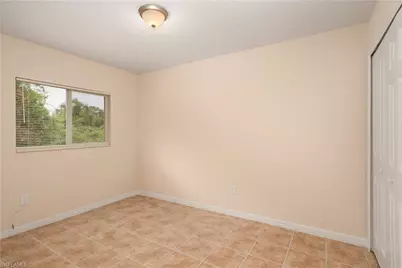 546 Sherwood Ave S, Lehigh Acres, FL 33974 - Photo 14