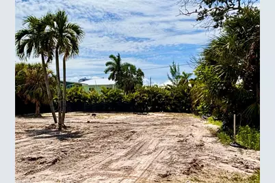 126 Mandalay Rd, Fort Myers Beach, FL 33931 - Photo 2