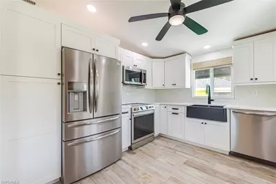 139 Coconut Dr, Fort Myers Beach, FL 33931 - Photo 2