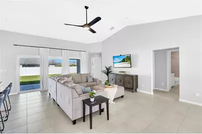 618 NE 2nd Pl, Cape Coral, FL 33909 - Photo 6