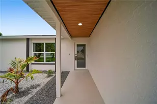 315 SE 7th Pl, Cape Coral, FL 33990 - Photo 4