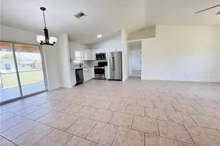 718 Rue Labeau Cir, Fort Myers, FL 33913 - Photo 4