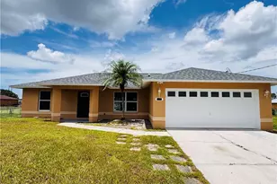 718 Rue Labeau Cir, Fort Myers, FL 33913 - Photo 1