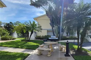 4611 Bayshore Dr, Naples, FL 34112 - Photo 22