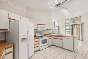 423 SW 12th St, Cape Coral, FL 33991 - Photo 14