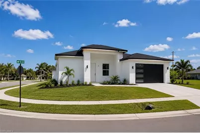 377 Kingston Dr E, Fort Myers, FL 33905 - Photo 1