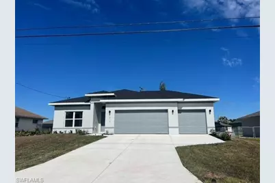 1819 NE 2nd St, Cape Coral, FL 33993 - Photo 1