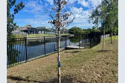 1819 NE 2nd St, Cape Coral, FL 33993 - Photo 2