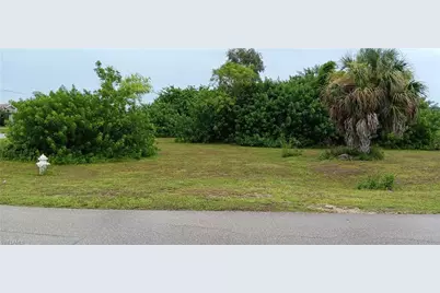 205 Magellan St, Fort Myers, FL 33913 - Photo 2