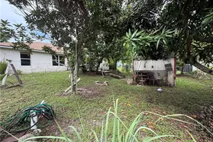 2800 41st St SW, Lehigh Acres, FL 33976 - Photo 32