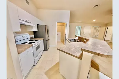 2800 41st St SW, Lehigh Acres, FL 33976 - Photo 8